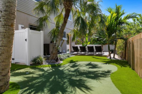 NEW Bay Dreamin 4 Bedroom Private Pool Spa Beach Front Property home